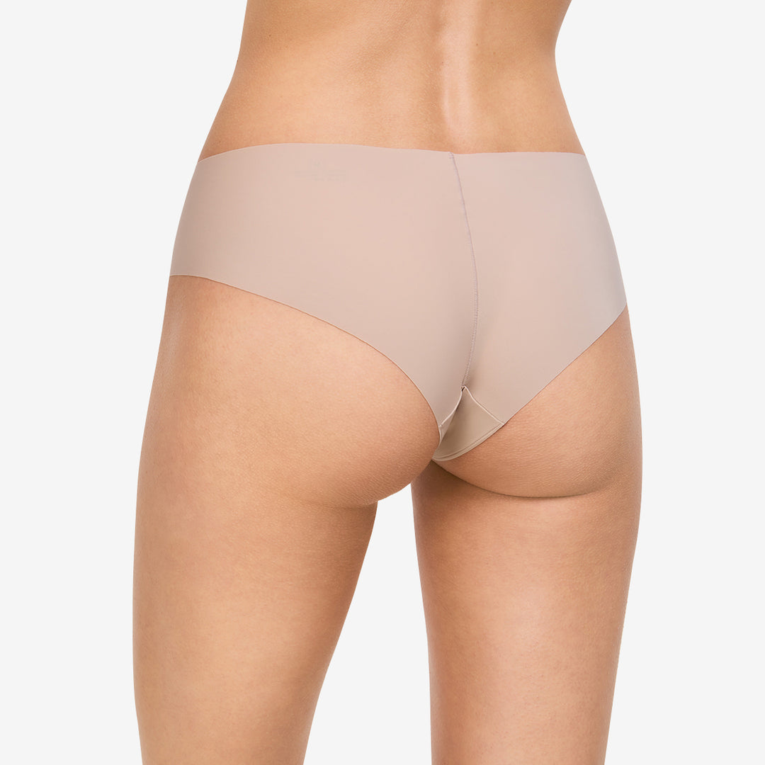 Slip invisible nude