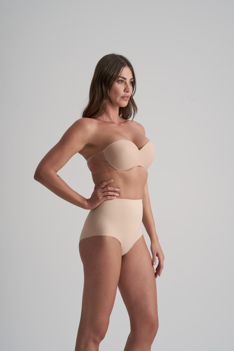 Soutien-gorge autocollant dos nu bonnet profond