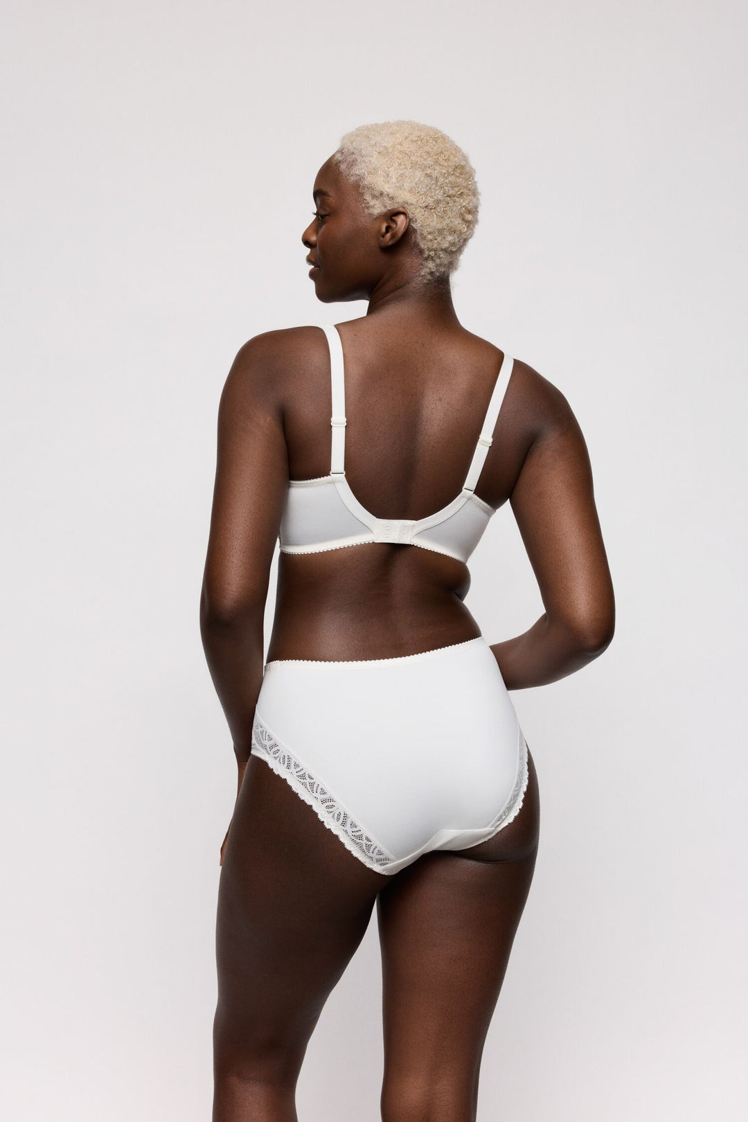 Soutien gorge Demi-mousse Plongeant Salerno ivoire