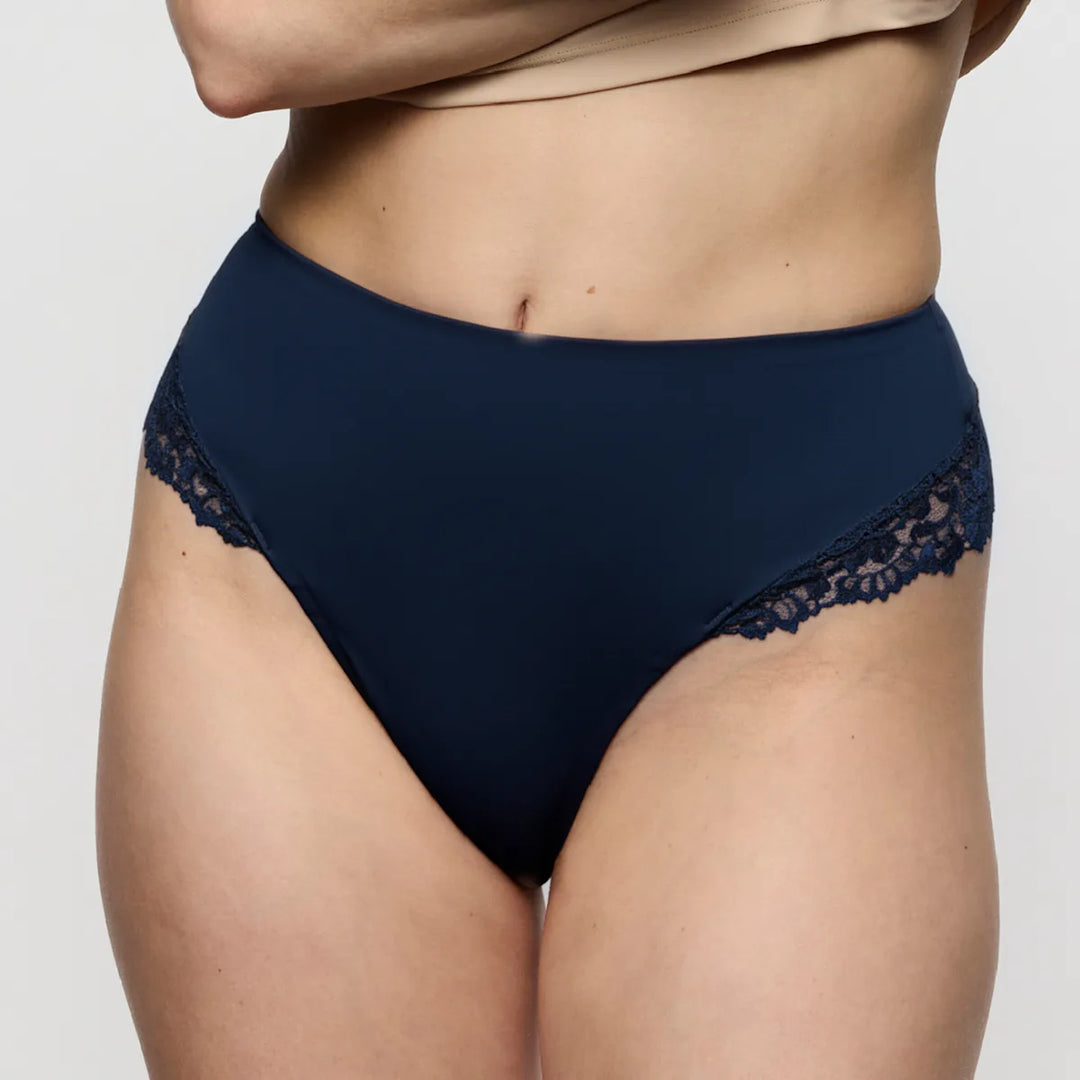 String Color Studio dentelle Velvet blue
