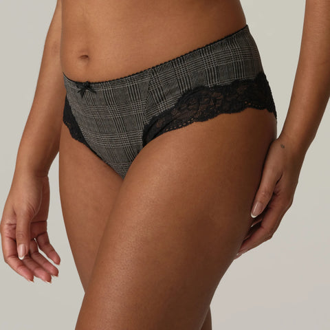 Shorty Madison Black Tailor
