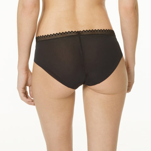 culotte noir uni, ne marque pas sous les vêtements grâce à la découpe laser.Ligne oxygène de la marque Lou lingerie 