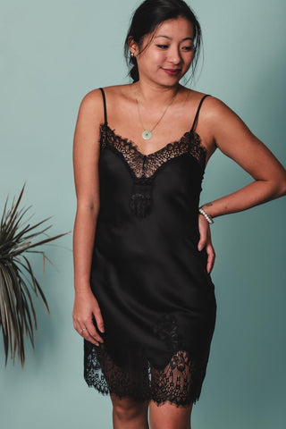 Nuisette noir satin et dentelle