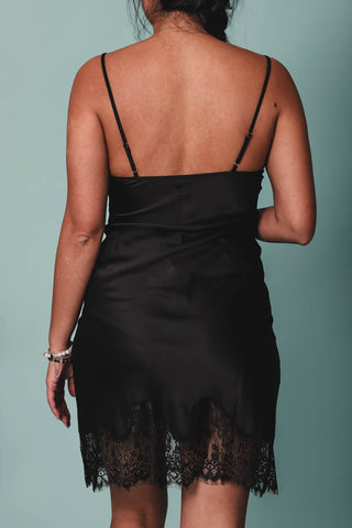 Nuisette noir satin et dentelle