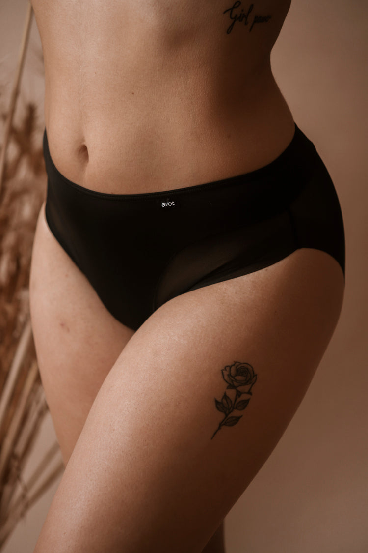 culotte noir invisible sous les vêtements de la marque Avet ref 32188
