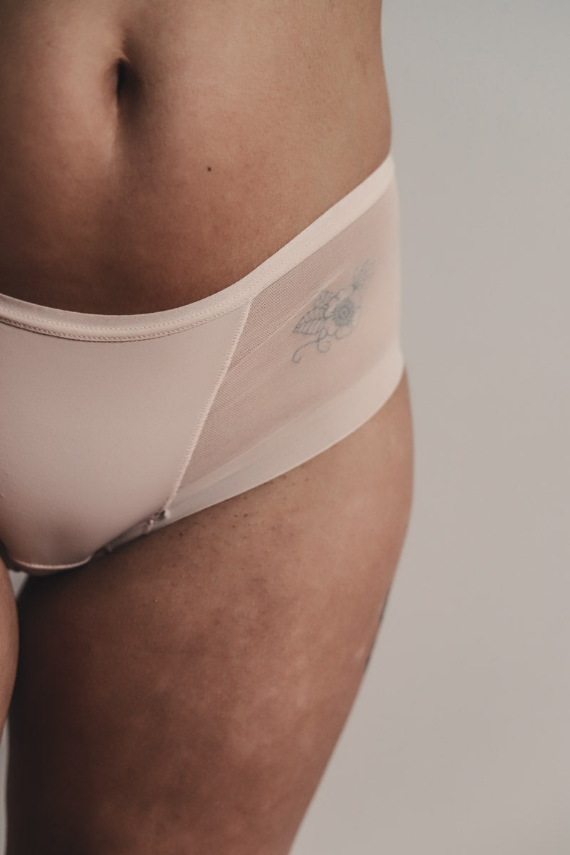 Shorty Invisible Secret Tatoo Flower