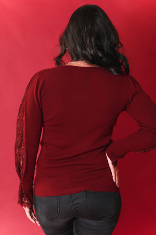 Pull col rond en maille Laine et Soie avec dentelle lie de vin