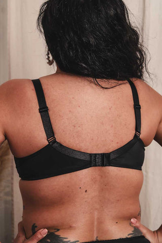 Soutien-gorge corbeille noir bouquet de fleur
