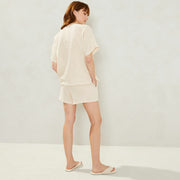 Tenue détente short beige coton crépon