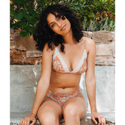 Slip taille basse dentelle Indonésie Latte